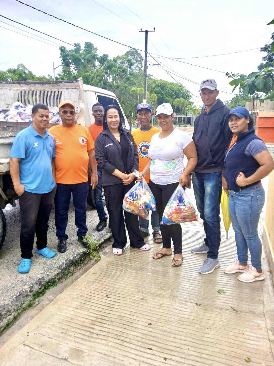 Operativo entrega raciones alimenticias.
